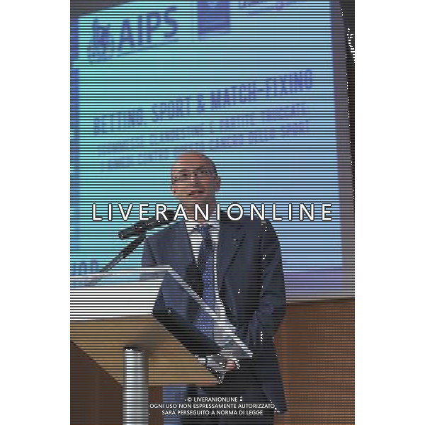 MILANO 22/10/2012 SALA BUZZATI, CORRIERE DELLA SERA, VIA BALZAN WORKSHOP: -BETTING, SPORT \' MATCH-FIXING. SCOMMESSE CLANDESTINE E PARTITE TRUCCATE: I RIMEDI CONTRO QUESTO CANCRO DELLO SPORT- NELLA FOTO LUCA TURCHI, DIRIGENTI AAMS, DIREZIONE SCOMMESSE SPORTIVE ED IPPICHE A QUOTA FISSA E SCOMMESSE IPPICHE A TOTALIZZATORE FOTO ROMANO/AG ALDO LIVERANI