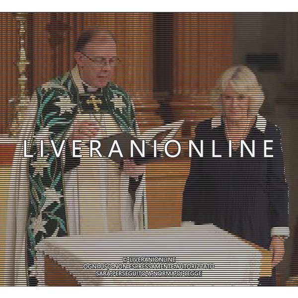 ©photohsot/AGENZIA ALDO LIVERANI SAS - ITALY ONLY - REALI INGLESI: Camilla d\'inghilterra, Duchessa di Cornovaglia durante la commemorazione dei caduti nei conflitti del 21mo secolo nella chiesa di St Brides a Londra 22 Ottobre 2012.