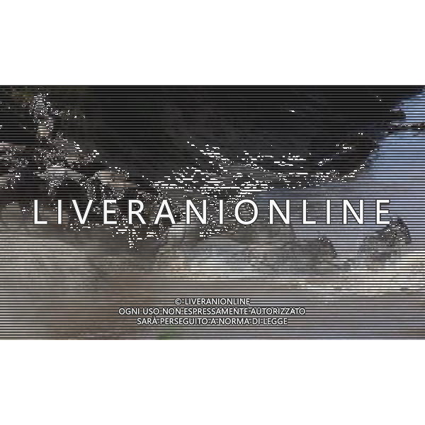 (121023) -- MASAIMARA, Oct. 23, 2012 () -- Migrating gnus run across the Mara River at Masai Mara National Reserve in Kenya, on Oct. 20, 2012. When grass withers at Serengeti National Park in north Tanzania, flocks of gnus living there start their annual migration to Masai Mara National Reserve in Kenya. (/Jiang Lin) (jl) ©photoshot/AGENZIA ALDO LIVERANI SAS - ITALY ONLY - Migrazione annuale di mandrie di gnu attraversano il fiume Mara al Masai Mara National Reserve in Kenya, il 20 ottobre 2012.