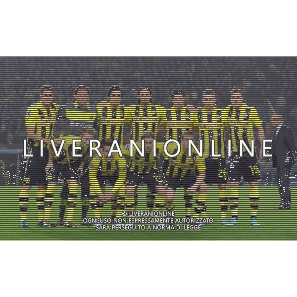 firo : Fu§ball,Fussball : 24.10.2012 CL, Champions League UEFA, Saison 2012/2013 BVB, Borussia Dortmund - Real Madrid 2:1 Team, Mannschaft, Teamfoto, Mannschaftsfoto BVB, rechts Betreuer Fritz L†NSCHERMANN $worldrightsEs gelten unsere AGB, einsehbar auf www.firosportphoto.de, copyright by firo sportphoto: Coesfelder Str. 207 D-48249 DŸlmen www.firosportphoto.de mail@firosportphoto.de (V o l k s b a n k B o c h u m - W i t t e n ) BLZ.: 430 601 29 Kt. Nr.: 341 117 100 Tel:Ê +49-2594-9916004 Fax:Ê+49-2594-9916005 AG ALDO LIVERANI S A S ONLY ITALY