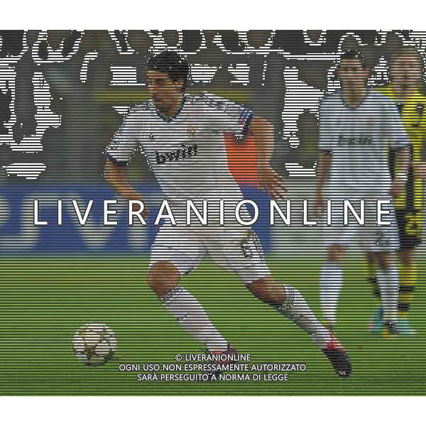 firo : FuÃŸball,Fussball, Champions League 24.10.2012 Saison 2012/2013 BVB Borussia Dortmund - Real Madrid CF 2:1 Einzelaktion, Real Madrid Sami Khedira $worldrights Es gelten unsere AGB, einsehbar auf www.firosportphoto.de copyright by firo sportphoto: Coesfelder StraÃŸe 107Â  48249 DÃ¼lmen (Duelmen) www.firosportphoto.de mail@firosportphoto.de (V o l k s b a n k B o c h u m - W i t t e n ) BLZ.: 430 601 29 Kt. Nr.: 341 117 100 Tel:Â  02594 - 9916004 Fax:Â  02594 - 9916005 AG ALDO LIVERANI S A S ONLY ITALY