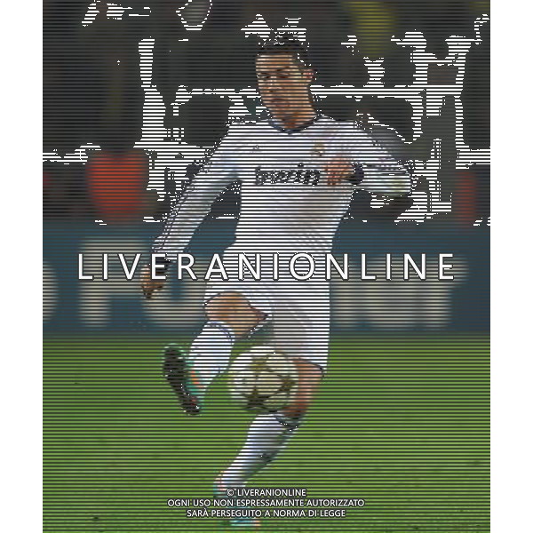 firo : FuÃŸball,Fussball, Champions League 24.10.2012 Saison 2012/2013 BVB Borussia Dortmund - Real Madrid CF 2:1 Einzelaktion, Real Madrid Cristiano Ronaldo $worldrights Es gelten unsere AGB, einsehbar auf www.firosportphoto.de copyright by firo sportphoto: Coesfelder StraÃŸe 107Â  48249 DÃ¼lmen (Duelmen) www.firosportphoto.de mail@firosportphoto.de (V o l k s b a n k B o c h u m - W i t t e n ) BLZ.: 430 601 29 Kt. Nr.: 341 117 100 Tel:Â  02594 - 9916004 Fax:Â  02594 - 9916005 AG ALDO LIVERANI S A S ONLY ITALY