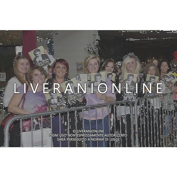 Olly Murs fans queue at a signing of Olly\'s new book \'Happy Days\' at WH Smith; Bluewater Shopping Centre, Greenhithe, Kent on Monday 29 October 2012. /AGENZIA ALDO LIVERANI SAS/ITALY ONLY - EDITORIAL USE ONLY