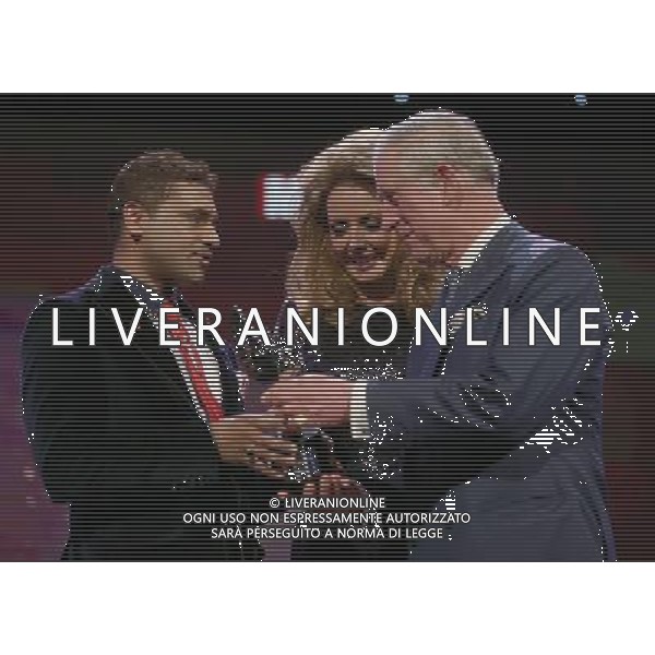 Jay Kamiraz winner of the Prince\'s Trust Young Achiever Award at the Daily Mirror Pride of Britain Awards 2012 - PRINCE CHARLES, PIERCE BROSNAN. ©photoshot/AGENZIA ALDO LIVERANI SAS - ITALY ONLY - REALI INGLESI: Il principe Carlo d\'inghilterra con i membri della squadra britannica e Paralimpici al Britain Awards 2012