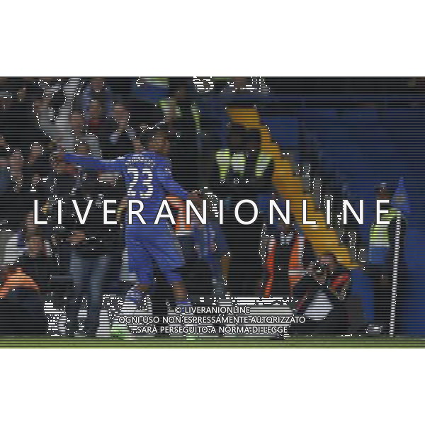 (121101) -- LONDON, Nov. 1, 2012 () -- Daniel Sturridge of Chelsea celebrates scoring during the Capital One Cup Fourth Round match between Chelsea and Manchester United in London, Britain, on Oct. 31, 2012. Chelsea won 5-4. (/Wang Lili) FOR EDITORIAL USE ONLY. NOT FOR SALE FOR MARKETING OR ADVERTISING CAMPAIGNS. NO USE WITH UNAUTHORIZED AUDIO, VIDEO, DATA, FIXTURE LISTS, CLUB/LEAGUE LOGOS OR \'LIVE\' SERVICES. ONLINE IN-MATCH USE LIMITED TO 45 IMAGES, NO VIDEO EMULATION. NO USE IN BETTING, GAMES OR SINGLE CLUB/LEAGUE/PLAYER PUBLICATIONS. AG ALDO LIVERANI S A S ONLY ITALY