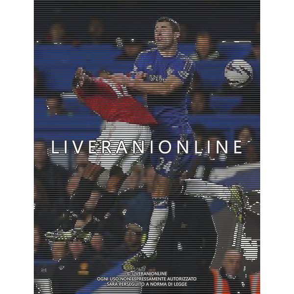 (121101) -- LONDON, Nov. 1, 2012 () -- Gary Cahill (R) of Chelsea vies with Nani of Manchester United during the Capital One Cup Fourth Round match between Chelsea and Manchester United in London, Britain, on Oct. 31, 2012. Chelsea won 5-4. (/Wang Lili) FOR EDITORIAL USE ONLY. NOT FOR SALE FOR MARKETING OR ADVERTISING CAMPAIGNS. NO USE WITH UNAUTHORIZED AUDIO, VIDEO, DATA, FIXTURE LISTS, CLUB/LEAGUE LOGOS OR \'LIVE\' SERVICES. ONLINE IN-MATCH USE LIMITED TO 45 IMAGES, NO VIDEO EMULATION. NO USE IN BETTING, GAMES OR SINGLE CLUB/LEAGUE/PLAYER PUBLICATIONS. AG ALDO LIVERANI S A S ONLY ITALY