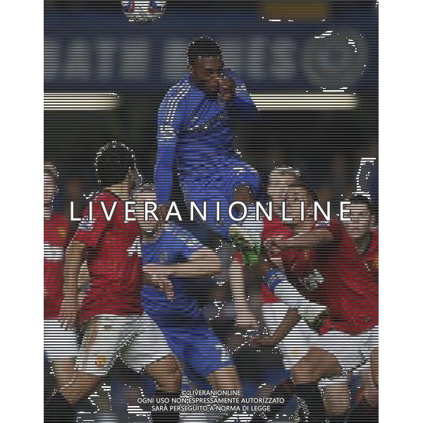 (121101) -- LONDON, Nov. 1, 2012 () -- Daniel Sturridge (C) of Chelsea heads the ball during the Capital One Cup Fourth Round match between Chelsea and Manchester United in London, Britain, on Oct. 31, 2012. Chelsea won 5-4. (/Wang Lili) FOR EDITORIAL USE ONLY. NOT FOR SALE FOR MARKETING OR ADVERTISING CAMPAIGNS. NO USE WITH UNAUTHORIZED AUDIO, VIDEO, DATA, FIXTURE LISTS, CLUB/LEAGUE LOGOS OR \'LIVE\' SERVICES. ONLINE IN-MATCH USE LIMITED TO 45 IMAGES, NO VIDEO EMULATION. NO USE IN BETTING, GAMES OR SINGLE CLUB/LEAGUE/PLAYER PUBLICATIONS. AG ALDO LIVERANI S A S ONLY ITALY