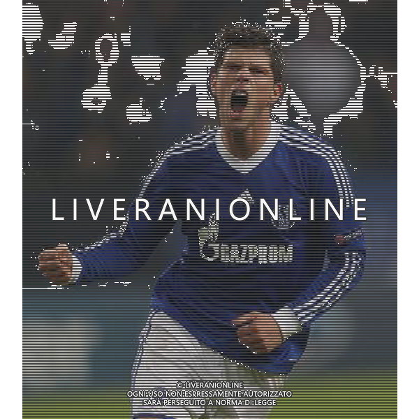firo FuÃŸball,Fussball, 06.11.2012 Champions League: FC Schalke 04 - Arsenal London Jubel KLaas-Jan Huntelaar nach dem Tor zum 1:2 $worldrightsEs gelten unsere AGB, einsehbar auf www.firosportphoto.de copyright by firo sportphoto: Coesfelder Str.207 48249 DÃ¼lmen www.firosportphoto.de mail@firosportphoto.de (V o l k s b a n k B o c h u m - W i t t e n ) BLZ.: 430 601 29 Kt. Nr.: 341 117 100 Tel:Â  02594 - 9916004 Fax:Â 02594 - 9916005 AG ALDO LIVERANI S A S ONLY ITALY