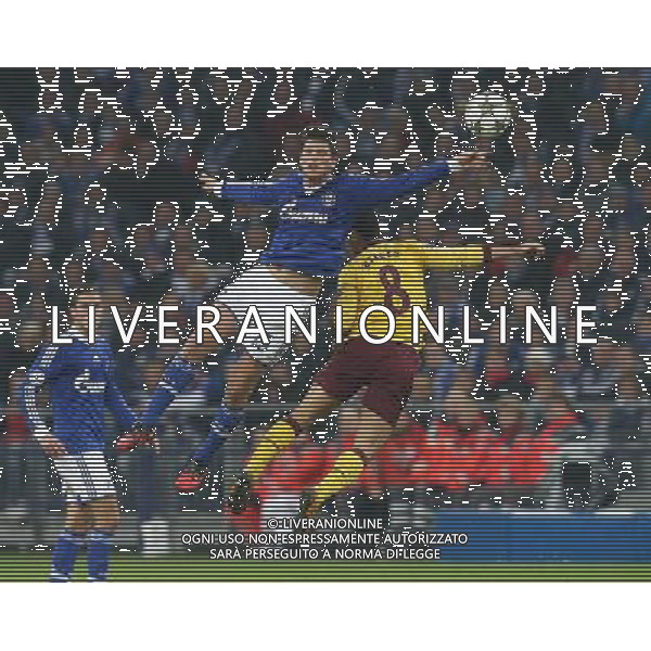 firo FuÃŸball,Fussball, 06.11.2012 Champions League, CHL Gruppe B, Saison 2012/2013 FC Schalke 04 - Arsenal London (2:2) Arsenal, Mikmel Arteta Im Zweikampf mit KLaas-Jan Huntelaar $worldrightsEs gelten unsere AGB, einsehbar auf www.firosportphoto.de copyright by firo sportphoto: Coesfelder Str. 207 D- 48249 DÃ¼lmen www.firosportphoto.de mail@firosportphoto.de (V o l k s b a n k B o c h u m - W i t t e n ) BLZ.: 430 601 29 Kt. Nr.: 341 117 100 Tel: +49-2594 - 9916004 Fax: +49-2594 - 9916005 AG ALDO LIVERANI S A S ONLY ITALY