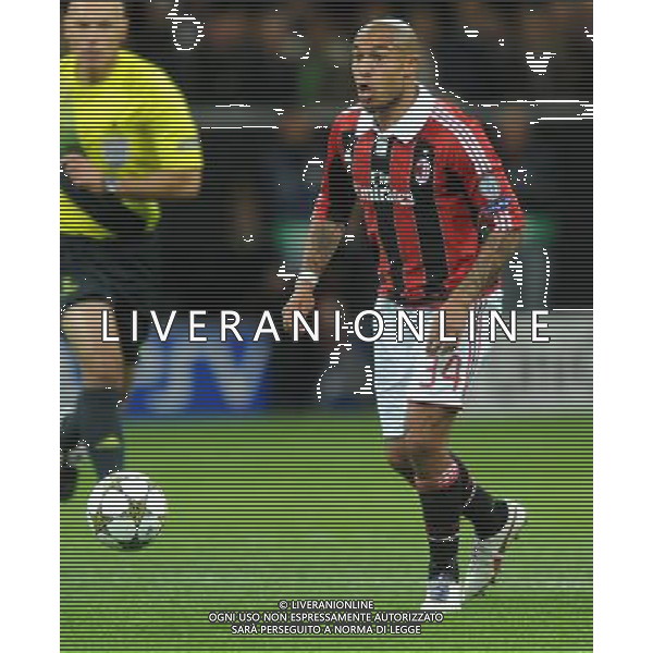 MILANO, 06-11-2012 / ©FOTO GIORGIO RAVEZZANI UEFA CHAMPIONS LEAGUE MILAN-MALAGA 1-1 NELLA FOTO : NIGEL DE JONG AG ALDO LIVERANI S A S
