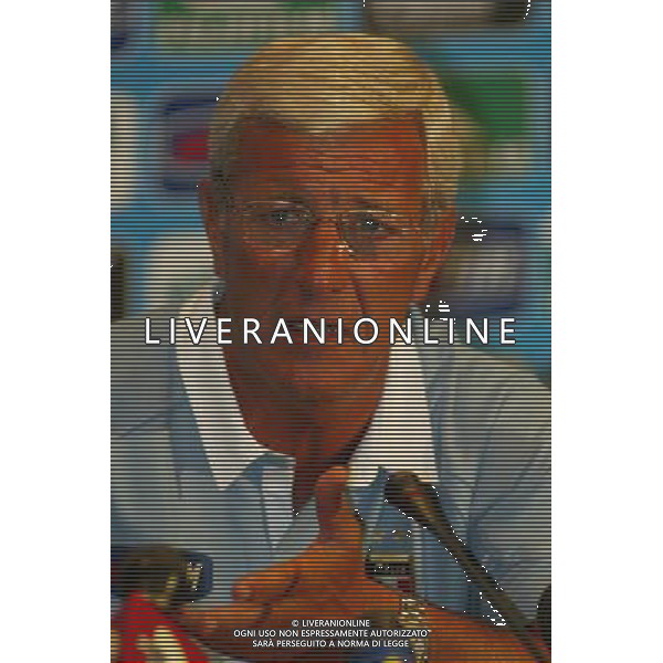 RADUNO ALLENAMENTO DELLA NAZIONALE ITALIANA A COVERCIANO 16/08/2004 NELLA FOTO MARCELLO LIPPI IN CONFERENZA STAMPA FOTO GIANNI NUCCI/AG ALDO LIVERANI