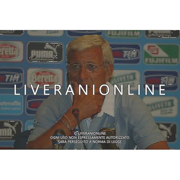 RADUNO ALLENAMENTO DELLA NAZIONALE ITALIANA A COVERCIANO 16/08/2004 NELLA FOTO MARCELLO LIPPI IN CONFERENZA STAMPA FOTO GIANNI NUCCI/AG ALDO LIVERANI