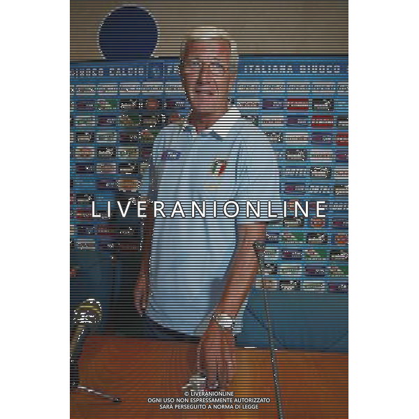 RADUNO ALLENAMENTO DELLA NAZIONALE ITALIANA A COVERCIANO 16/08/2004 NELLA FOTO MARCELLO LIPPI IN CONFERENZA STAMPA FOTO GIANNI NUCCI/AG ALDO LIVERANI