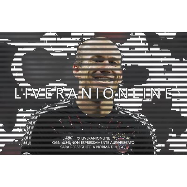 firo Fu§ball,Fussball, 07.11.2012 Uefa Champions League, Saison 2012/2013 Gruppenphase, 4. Spieltag, FC Bayern MŸnchen, Muenchen, FCB - LOSC Lille, 6 : 1, Portrait, Arjen Robben, Bayern, $worldrightsEs gelten unsere AGB, einsehbar auf www.firosportphoto.de copyright by firo sportphoto: Coesfelder Str.207 48249 DŸlmen www.firosportphoto.de mail@firosportphoto.de (V o l k s b a n k B o c h u m - W i t t e n ) BLZ.: 430 601 29 Kt. Nr.: 341 117 100 Tel:Ê 02594 - 9916004 Fax:Ê02594 - 9916005 AG ALDO LIVERANI S A S ONLY ITALY