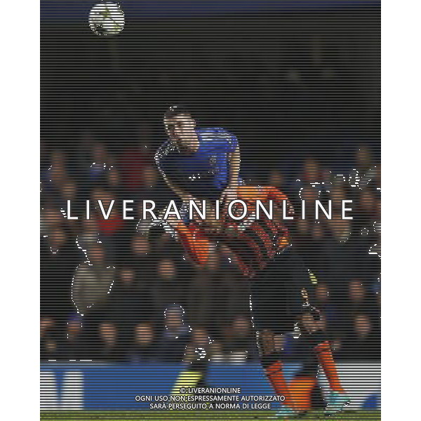 (121108) -- LONDON, Nov. 8, 2012 () -- Chelsea\'s Gary Cahill (Top) vies with Luiz Adriano of Shakhtar Donetsk during their UEFA Champions League Group E match in London, Britain, on Nov. 7, 2012. Chelsea won 3-2. (/Wang Lili) AG ALDO LIVERANI S A S ONLY ITALY