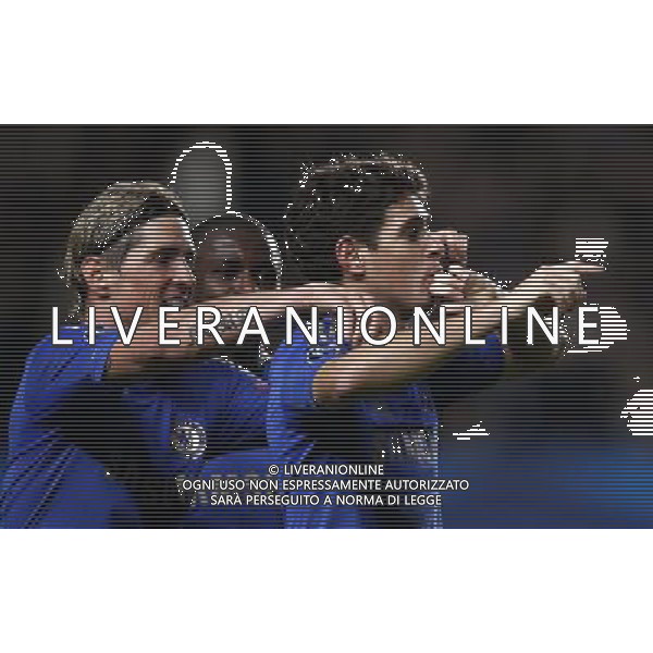 (121108) -- LONDON, Nov. 8, 2012 () -- Chelsea\'s Brazilian player Oscar dos Santos Emboaba Jior (R) celebrates his goal with Fernando Torres during the UEFA Champions League Group E match between Chelsea and Shakhtar Donetsk in London, Britain, on Nov. 7, 2012. Chelsea won 3-2. (/Wang Lili) AG ALDO LIVERANI S A S ONLY ITALY