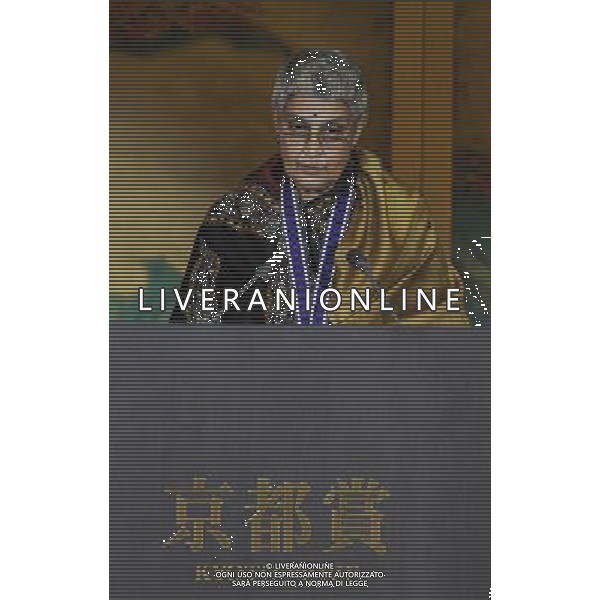 (121110) -- KYOTO, Nov. 10, 2012 () -- Indian literary critic and educator Chakravorty Spivak, who is winner of the 2012 Kyoto Prize in arts and philosophy, attends an awarding ceremony in Kyoto, Japan, on Nov. 10, 2012. Three scholars were awarded Kyoto Prize at a ceremony in Kyoto International Conference Center Saturday in recognition of their great contribution in their respective field. (/Kenichiro Seki) (nxl) ©photoshot/Agenzia Aldo Liverani Sas - ITALY ONLY - Cerimonia di premiazione dei vincitori del Premio Kyoto 2012 a Kyoto, in Giappone, il 10 novembre 2012.