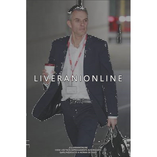Acting director general of the BBC Tim Davie, who was appointed following George Entwistle\'s resignation, arrives at New Broadcasting House in central London Britain 12 November 2012. The BBC\'s director of news, Helen Boaden, and her deputy have \'stepped aside\' pending the outcome of an internal review. The move by Ms Boaden and Steve Mitchell comes after director general George Entwistle quit on Saturday. ©photoshot/AGENZIA ALDO LIVERANI SAS - ITALY ONLY - Tim Davie, il nuovo direttore generale a interim della Bbc, subentrato al dimissionario George Entwistle, arriva a New Broadcasting House nel centro di Londra Gran Bretagna 12 Novembre 2012.
