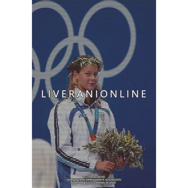 Atene 18-08-2004 Olimpiadi di Atene 2004 Nuoto 200m S.L. nella foto Pellegrini Federica sul podio ph marco luzzani/ag aldo liverani