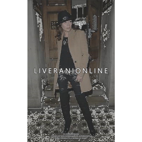 Anna Friel departed after the \'Uncle Vanya\' evening performance, Vaudeville Theatre, The Strand, London, England, Tue/13th/Nov/2012. ©PHOTOHSOT/AGENZIA ALDO LIVERANI SAS - ITALY ONLY - EDITORIAL USE ONLY