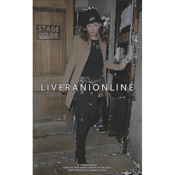 Anna Friel departed after the \'Uncle Vanya\' evening performance, Vaudeville Theatre, The Strand, London, England, Tue/13th/Nov/2012. ©PHOTOHSOT/AGENZIA ALDO LIVERANI SAS - ITALY ONLY - EDITORIAL USE ONLY