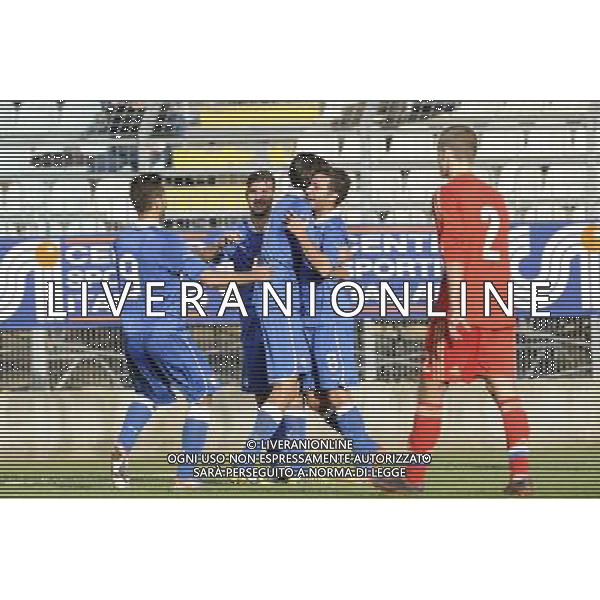 Frosinone - 14/11/2012 - Stadio Comunale Matusa - International Challenge Trophy - Nazionale Under 21 Lega Pro - Italia vs Russia - nella foto: l\'esultanza di Mattia Proietti con i compagni dopo il gol Â© Fabrizio Corradetti - Ag. Aldo Liverani sas