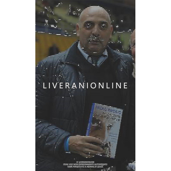 Amichevole Parma - 14.11.2012 Italia-Francia Nella Foto:paolo brosio con il suo nuovo libro /Ph.Vitez-Ag. Aldo Liverani