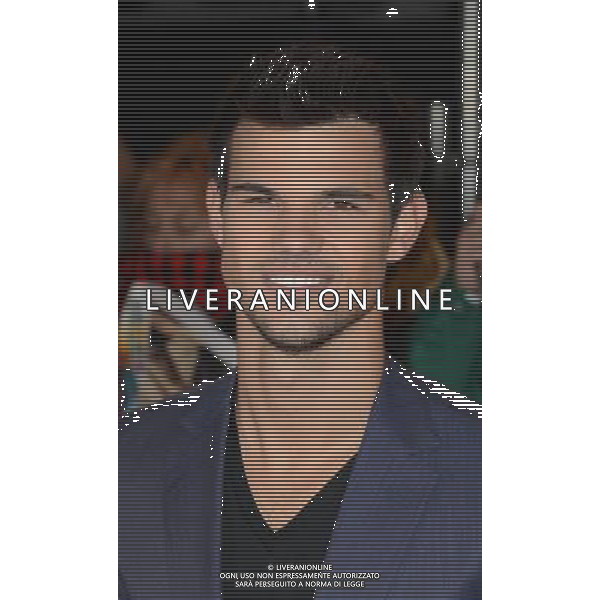 Taylor Lautner arriving at the \'Twilight Breaking Dawn Part 2\' Premiere, Leicester Square, London on 14th November 2012 picture by Marc Larkin/Photoshot. ITALY ONLY - EDITORIAL USE ONLY/AGENZIA ALDO LIVERANI SAS