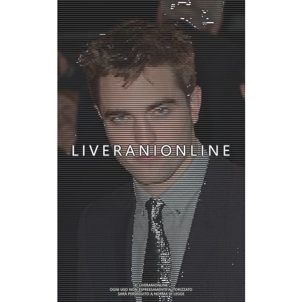 Robert Patinson arriving at the \'Twilight Breaking Dawn Part 2\' Premiere, Leicester Square, London on 14th November 2012 picture by Marc Larkin/Photoshot. ITALY ONLY - EDITORIAL USE ONLY/AGENZIA ALDO LIVERANI SAS