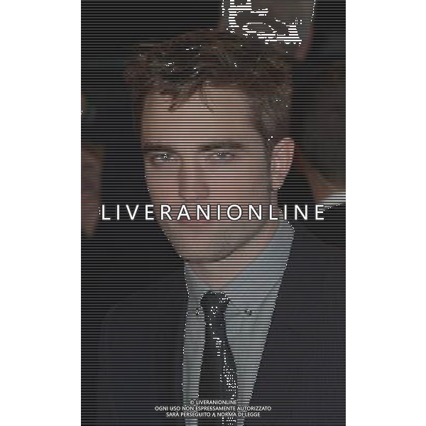 Robert Patinson arriving at the \'Twilight Breaking Dawn Part 2\' Premiere, Leicester Square, London on 14th November 2012 picture by Marc Larkin/Photoshot. ITALY ONLY - EDITORIAL USE ONLY/AGENZIA ALDO LIVERANI SAS