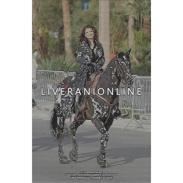 14 November 2012 - Las Vegas, Nevada - Shania Twain. Shania Twain arrives in style to the Colosseum at Caesars Palace to prepare for her new show, \'Shania: Still The One\' . Photo Credit: MJT/AdMedia /AGENZIA ALDO LIVERANI SAS/ITALY ONLY - EDITORIAL USE ONLY