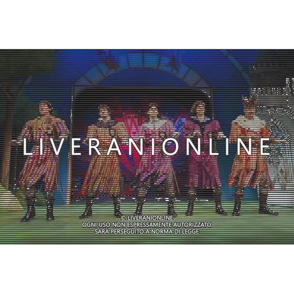 Cast members of Monty Python\'s \'Spamalot\' attend a press-preview at The Playhouse Theatre in London Stephen Tompkinson ©photoshot/Agenzia Aldo Liverani Sas - ITALY ONLY - EDITORIAL USE ONLY