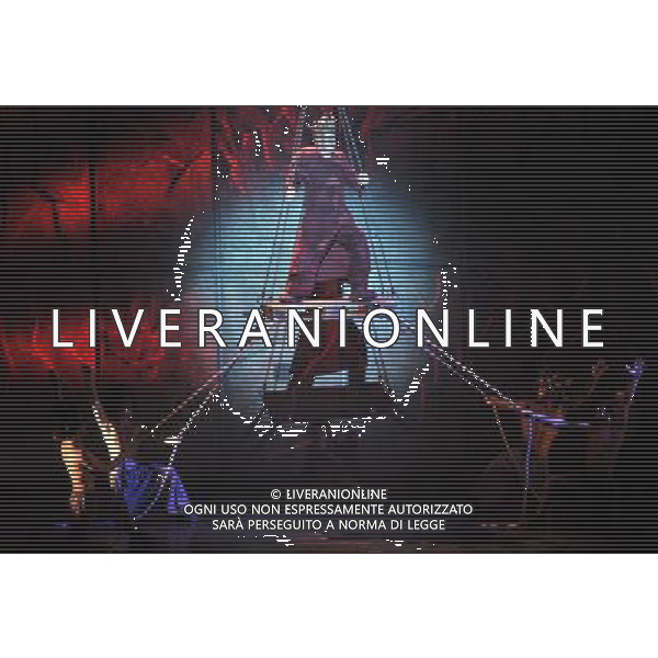 (121119) -- QINDAO, Nov. 19, 2012 () -- Actors perform during the musical Notre-Dame de Paris at Qingdao Grand Theatre in Qingdao, east China\'s Shandong Province, Nov. 18, 2012. (/Li Ziheng) (lfj) ©photoshot/AGENZIA ALDO LIVERANI SAS - ITALY ONLY - Attori mettono in scena il musical Notre Dame de Paris al Gran Teatro a Qingdao, est Cina provincia di Shandong, 18 novembre 2012.