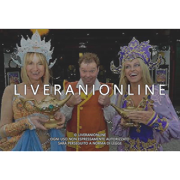  Carol McGiffin, from loose women, Josie Gibson and Andy Ford at photocall for Aladdin at the Hippodrome, Bristol Date 19th November 2012 /AGENZIA ALDO LIVERANI SAS/ITALY ONLY - EDITORIAL USE ONLY