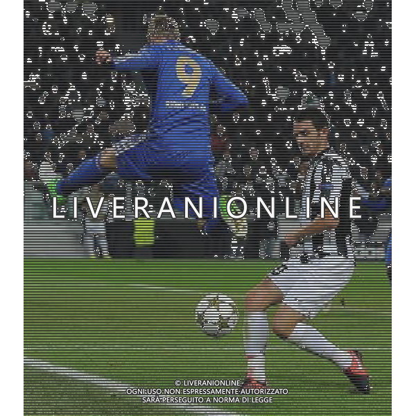 UEFA Champions League 2012/2013 Gruppo E Torino - 20.11.2012 Juventus-Chelsea Nella Foto:bonucci ferma torres /Ph.Vitez-Ag. Aldo Liverani