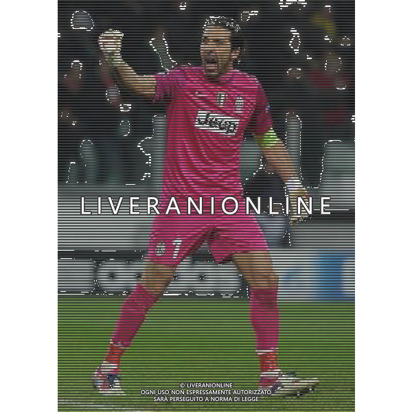 UEFA Champions League 2012/2013 Gruppo E Torino - 20.11.2012 Juventus-Chelsea Nella Foto:buffon esulta al gol di giovinco /Ph.Vitez-Ag. Aldo Liverani