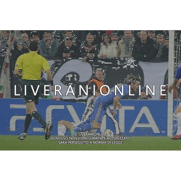 UEFA Champions League - 5¡ giornata fase a gironi Gruppo E Torino 20-11-2012 Juventus - Chelsea nella foto: Chiellini atterra Mata al limite dell\'area foto Roberto Garavaglia - ag. Aldo Liverani sas