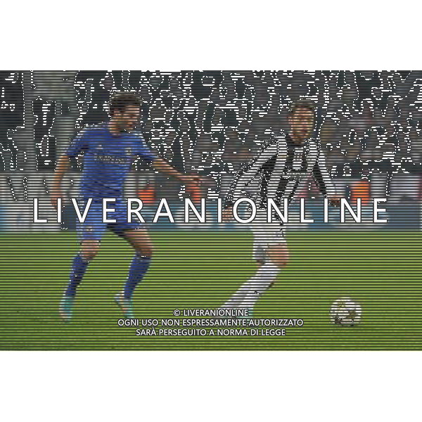 UEFA Champions League - 5¡ giornata fase a gironi Gruppo E Torino 20-11-2012 Juventus - Chelsea nella foto: Claudio Marchisio (Juventus) e sulla SX Juan Mata (Chelsea) foto Roberto Garavaglia - ag. Aldo Liverani sas