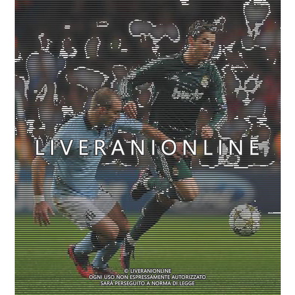 Manchester City\'s Pablo Zabaleta battles with Real Madrid\'s Cristiano Ronaldo Football - UEFA Champions League Group D - Manchester City v Real Madrid - Wednesday 21st November 2012 - Etihad Stadium - Manchester å© CameraSport - 43 Linden Ave. Countesthorpe. Leicester. England. LE8 5PG - Tel: +44 (0) 116 277 4147 - admin@camerasport.com - www.camerasport.com AG ALDO LIVERANI S A S ONLY ITALY