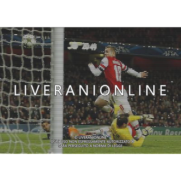 Arsenal\'s Jack Wilshere scores his sides first goal 1-0..Football - UEFA Champions League Group B - Arsenal v Montpellier - Wednesday 21st November 2012 - Emirates Stadium - London.. AG ALDO LIVERANI S A S ONLY ITALY
