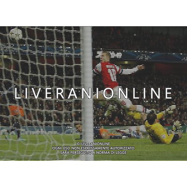 Arsenal\'s Jack Wilshere scores his sides first goal 1-0..Football - UEFA Champions League Group B - Arsenal v Montpellier - Wednesday 21st November 2012 - Emirates Stadium - London.. AG ALDO LIVERANI S A S ONLY ITALY
