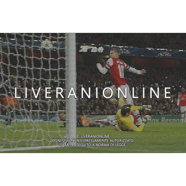 Arsenal\'s Jack Wilshere scores his sides first goal 1-0..Football - UEFA Champions League Group B - Arsenal v Montpellier - Wednesday 21st November 2012 - Emirates Stadium - London.. AG ALDO LIVERANI S A S ONLY ITALY