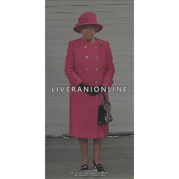Britain\'s Queen Elizabeth II pictured during a visit to the Bailey caravan factory in Bristol on November 22, 2012. ©photoshot/AGENZIA ALDO LIVERANI SAS - ITALY ONLY - REALI INGLESI: La Regina Elisabetta II d\'inghilterra in visita alla fabbrica di Caravan Bailey a Bristol il 22 novembre 2012.