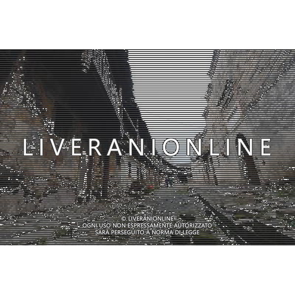 (121122) -- GANZHOU, Nov. 22, 2012 () -- Photo taken on Nov. 21, 2012 shows the interior view of a walled village in Yangcun Town of Longnan County in Ganzhou City, east China\'s Jiangxi Province. The Gannan (southern Jiangxi Province) Hakka walled villages, a special architectural type, was included into China\'s World Cultural Heritage Tentative List on Nov. 17, 2012. The whole structure of the building resembles a small fortified city, containing halls, storehouses and living areas. It is regarded as the \'cradle of Hakka\'. According to official statistics, there are over 600 such buildings in Gannan at present. (/Song Zhenping) (mp) ©photoshot/AGENZIA ALDO LIVERANI SAS - ITALY ONLY - Il vecchio villaggio di Xinwei di Longnan County a Ganzhou City, a est della Cina provincia di Jiangxi, con un particolare tipo di architettura, e\' stato inserito nella lista del Patrimonio Culturale della Cina provvisorio il 17 novembre 2012