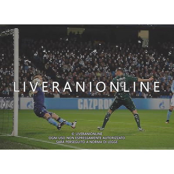 Karim Benzema Scores 1st goal past Manchester City\'s Joe Hart Real Madrid 2012/13 Manchester City v Real Madrid 21/11/12 UEFA Champions League Photo: Robin Parker Fotosports International AG ALDO LIVERANI S A S ONLY ITALY
