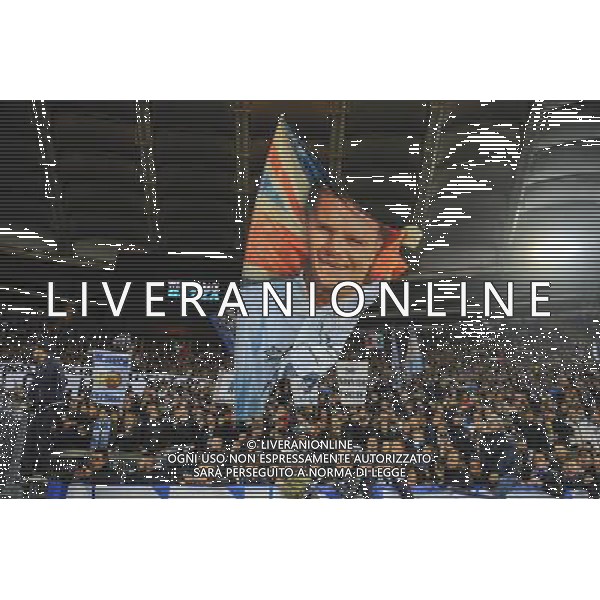 Roma - 22/11/2012 - Stadio Olimpico - Uefa Europa League 2012/2013 - Girone J - Lazio vs Tottenham - nella foto: I tifosi della Lazio rendono omaggio a Paul Gascoigne Â© Fabrizio Corradetti - Ag. Aldo Liverani sas