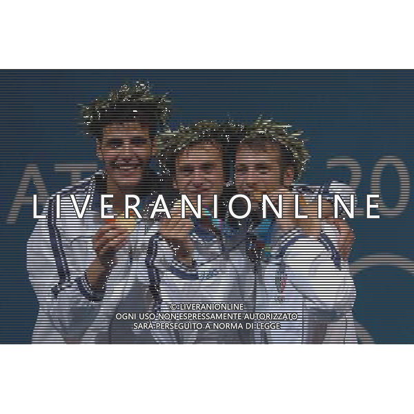 OLIMPIADI ATENE 21/08/2004 FIORETTO A SQUADRE MEDAGLIA D\'ORO ANDREA CASSARA\', SALVATORE SANZO E VANNI SIMONE FOTO MARCO LUZZANI/AG ALDO LIVERANI