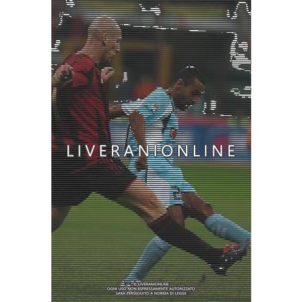 Milano Stadio di san Siro 21/08/2004 Milan - Lazio Supercoppa Italiana nella foto jaap stam e fabio liverani foto filippo venezia/ag aldo liverani