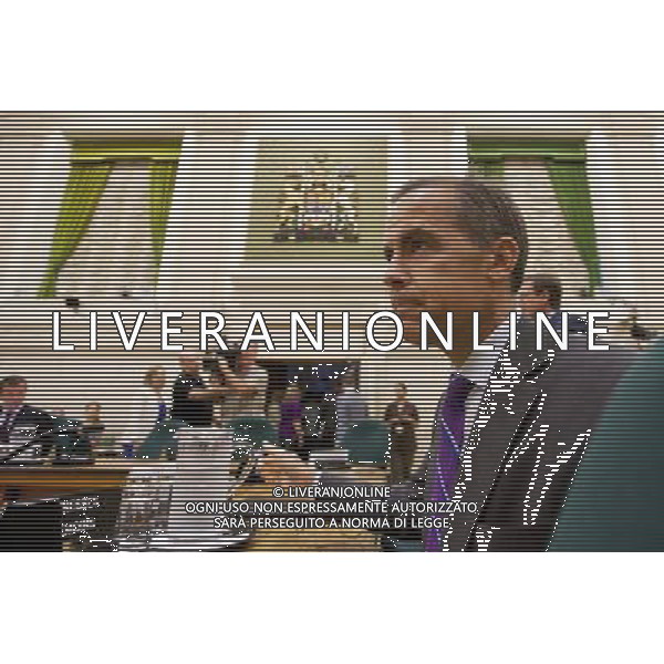 (110819) -- OTTAWA, Aug. 19, 2011 () -- Governor of the Bank of Canada Mark Carney prepares to testify before the House of Commons finance committee on Parliament Hill in Ottawa, Ontario, Canada, on Aug. 19, 2011. Carney said the recent economic crisis in the United States and Europe has the potential to negatively impact Canada, but it will leave opportunities for Canada. He also renewed his frequent call for productivity improvements. (/Christopher Pike) ©photoshot/AGENZIA ALDO LIVERANI SAS - ITALY ONLY - Il Governo inglese ha nominato Mark Carney nuovo governatore della banca d\'inghilterra 26 novembre 2012