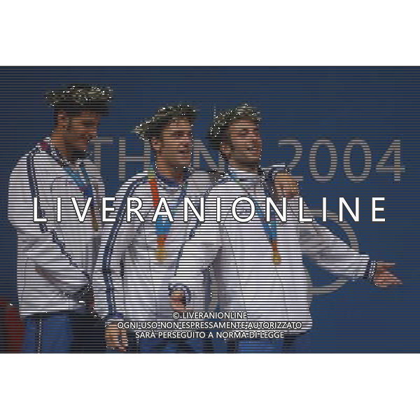 OLIMPIADI ATENE 21/08/2004 FIORETTO A SQUADRE MEDAGLIA D\'ORO ANDREA CASSARA\', SALVATORE SANZO E VANNI SIMONE FOTO MARCO LUZZANI/AG ALDO LIVERANI